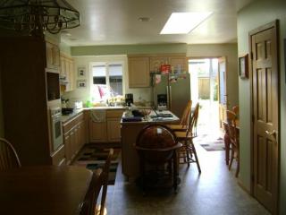 5631 East Dr, Everett WA  98203-3523 exterior
