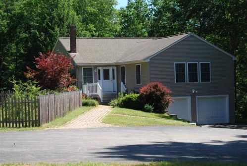 638 Scruton Pond Rd, Barrington, NH 03825-4028