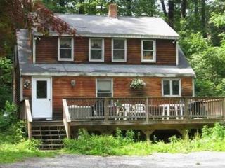 116 School House Rd, Groton, MA 01450-1404