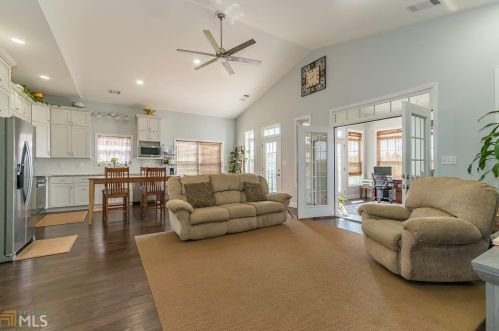 288 Towerview Cir, Mount Airy, GA 30563-3808