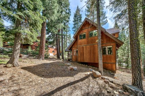 12071 Brookstone Dr, Truckee CA  96161-6217 exterior