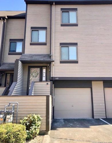 196 New Haven Ave, Derby CT  06418-2100 exterior