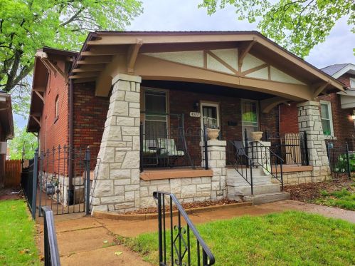 4327 Dewey Ave, Saint Louis, MO 63116-4404