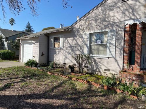 1807 Beaver St, Santa Rosa, CA 95404-2941