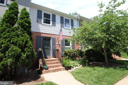 7676 Tiverton Dr, Springfield, VA 22152-2018