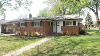 30245 Blossom St, Roseville, MI 48066-4039