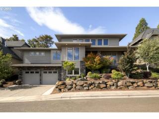 721 68th Ter, Portland, OR 97225-6114