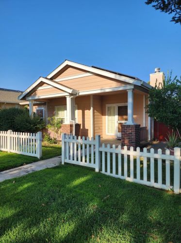 425 Valley View Dr, Valley Home, CA 95361-2765