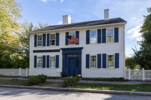 99 Main St, North Kingstown, RI 02852-5030