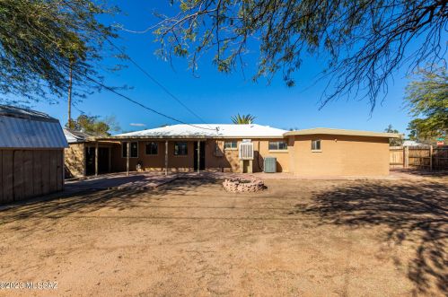 701 Santa Paula St, Tucson AZ  85706-7612 exterior
