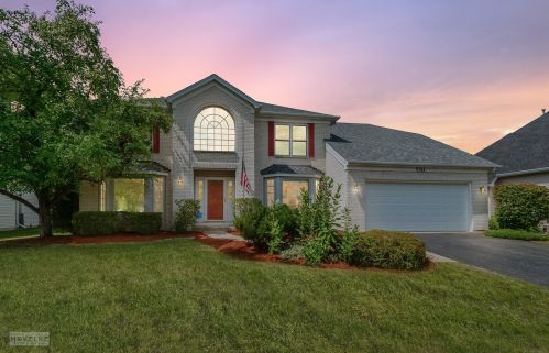 5311 Milk Weed Ln, Naperville IL  60564-4347 exterior
