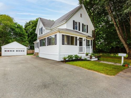 14 Maple St, Easton, MA 02356-1514