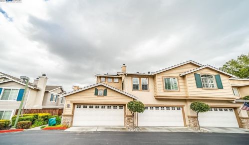 10747 Craigtown Ln, Pleasanton, CA 94568-5510