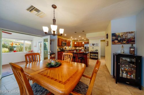 10060 Discovery Dr, Tucson AZ  85748-7608 exterior