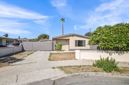 266 Bitterbush St, Orange, CA 92868-2303