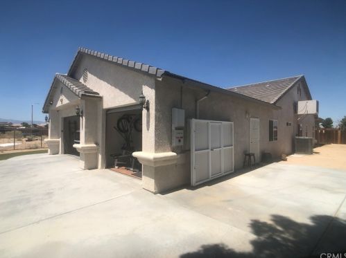 16622 Country Ranch Ct, Victorville CA  92395-9569 exterior