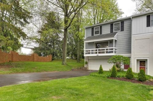 101 Roscommon Pl, Canonsburg, PA 15317-2445