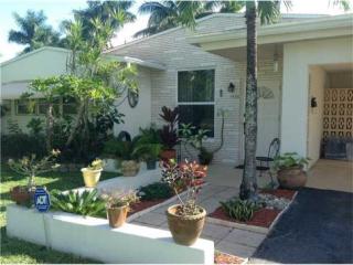 1526 Lee St, Hollywood FL  33020-2240 exterior