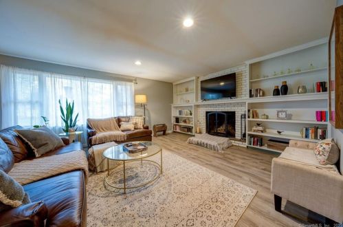 310 Salmon Brook St, Granby CT  06035-1801 exterior