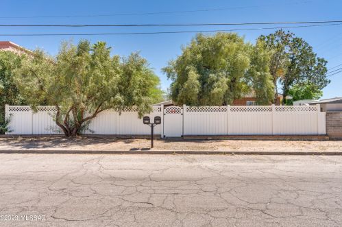 2402 Copper St, Tucson, AZ 85719-3217