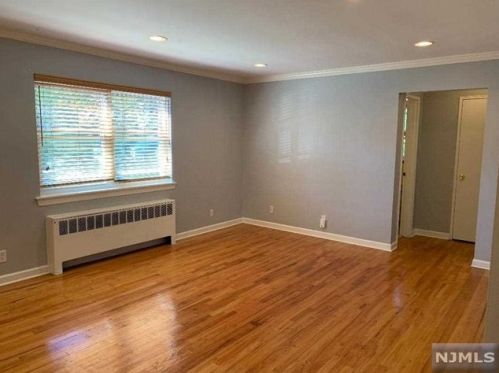 51 Hudson Ave, Englewood, NJ 07631-1816