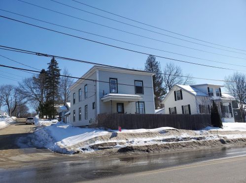 5 Farwell St, Lewiston, ME 04240-4846