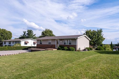 1310 Lincoln Dr, Monaca, PA 15061-2638