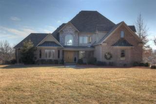 3700 Hidden Lake Ln, Lexington, KY 40516-9732