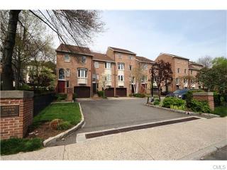 152 Forest St, Stamford, CT 06901-2134