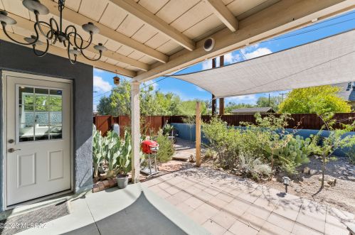 948 10th Ave, Tucson AZ  85705-7624 exterior