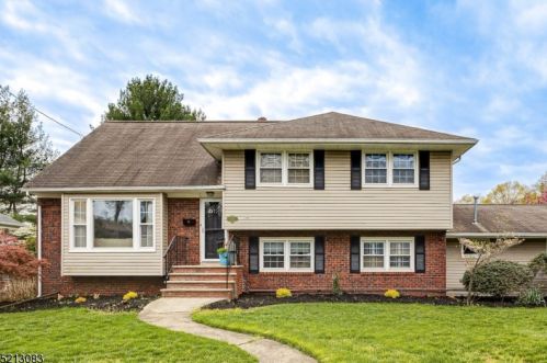 30 Hemlock Cir, Cranford, NJ 07016-2053