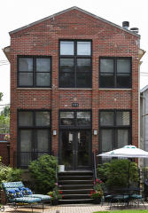 1315 Barry Ave, Chicago, IL 60657-4211