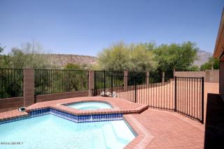 7546 Camino Amistoso, Tucson AZ  85750-7068 exterior