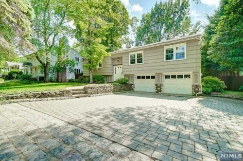 41 Demarest Ave, Demarest, NJ 07627-2215