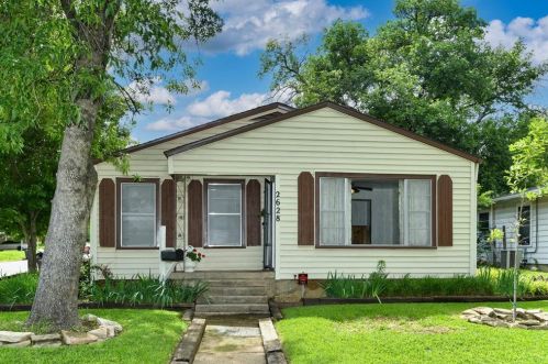 2628 Putnam St, Fort Worth, TX 76112-5034