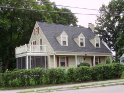 11 Dedham St, Newton, MA 02461-2106