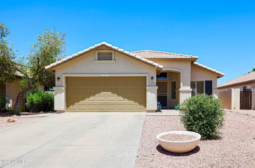 138 Loma Vista St, Gilbert, AZ 85233-8953