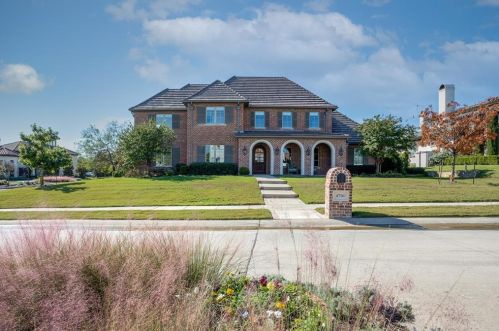 4700 Palencia Dr, Fort Worth, TX 76126-1910