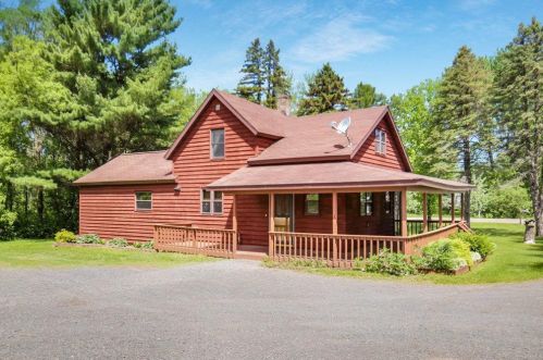 200 Lulu Ave, Poskin, WI 54805-7108