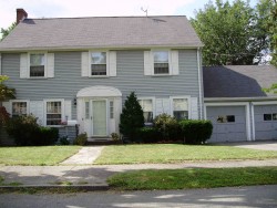 31 Bemis St, Newton, MA 02460-1102