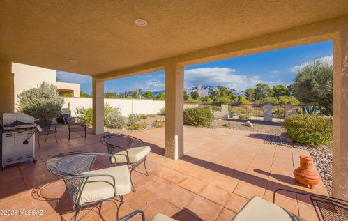 8370 Lee Trevino Dr, Tucson AZ  85742-8828 exterior