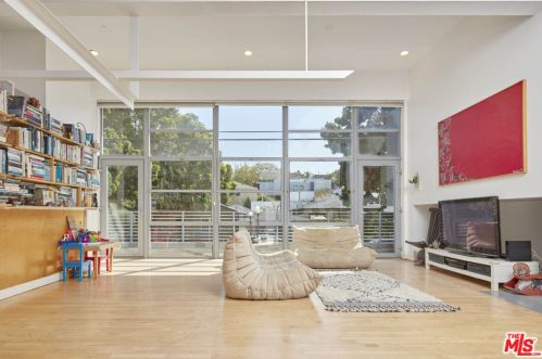 702 Hill St, Santa Monica, CA 90405-4470