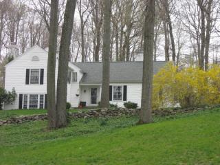 277 Indian Rock Rd, New Canaan, CT 06840-3120