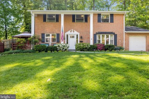 5504 Callander Dr, Springfield, VA 22151-1402