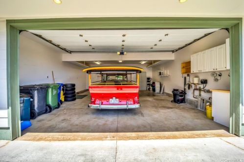 467 Kiholo St, Honolulu, HI 96821-1630