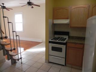1 Maple Ave, East Providence RI  02915-5405 exterior