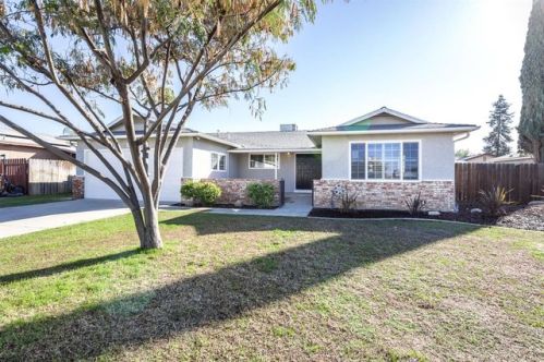 1338 Ashland Dr, Lemoore, CA 93245-2009