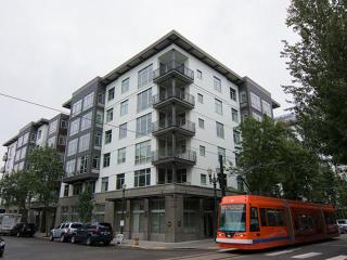 925 Hoyt St, Portland OR  97209-3218 exterior