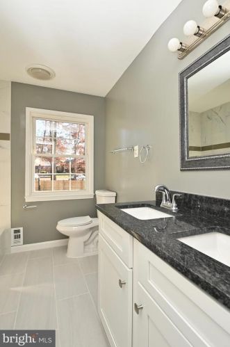 6153 Roxbury Ave, Springfield VA  22152-1625 exterior