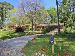 1407 Vista Leaf Dr, Decatur, GA 30033-2029